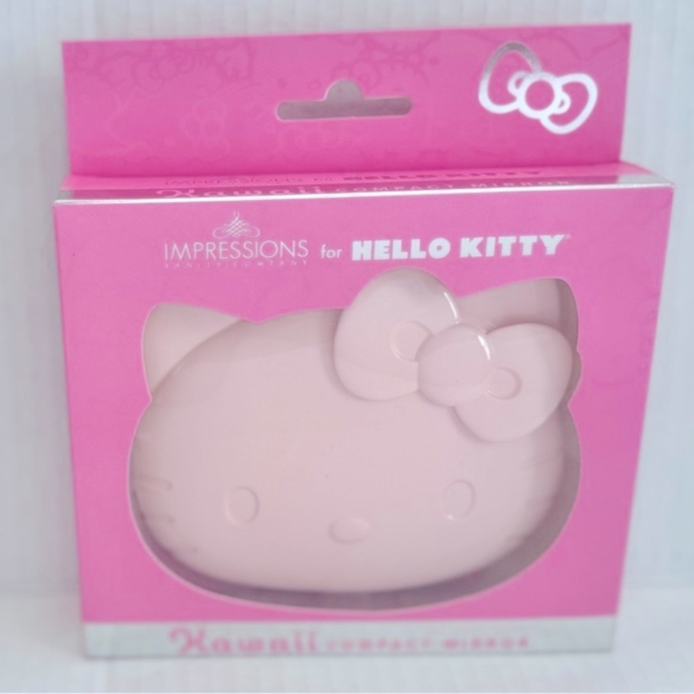 Hello Kitty Compact LED Mirror - Picture 5 of 10